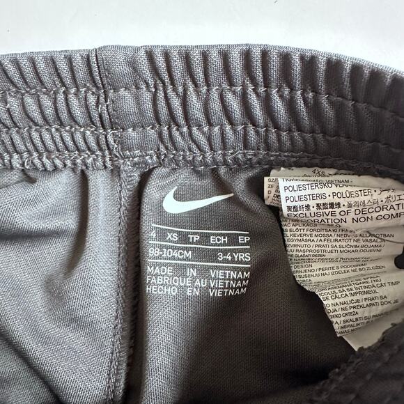 Nike shorts - Picture 3 of 4